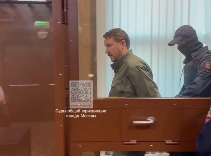 Экс-мэра Сочи Алексея Копайгородского доставили в суд, его подозревают в растрате госбюджета