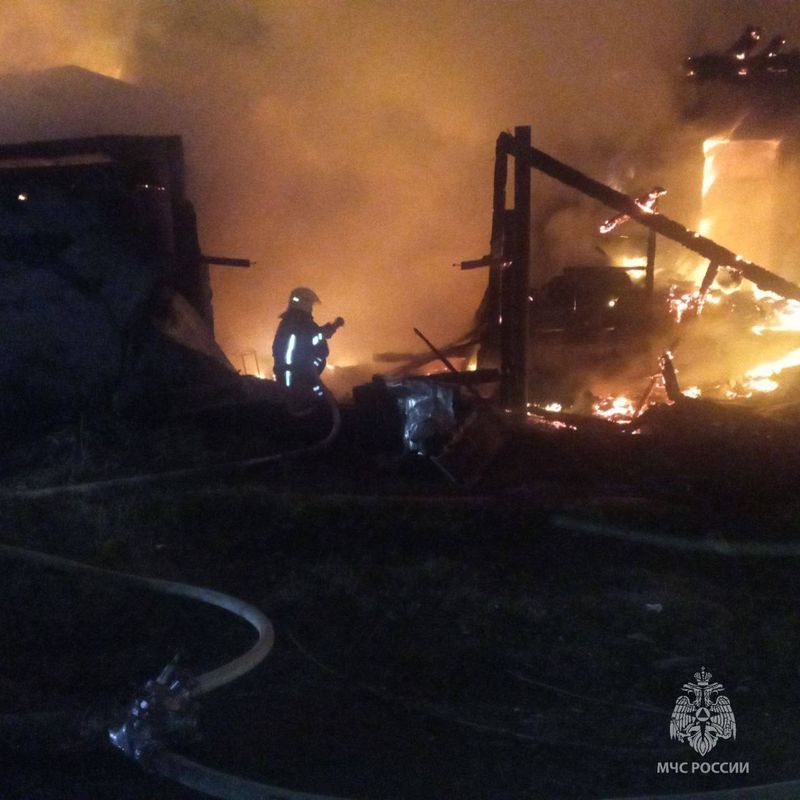 Четыре человека погибли во время пожара в Артемовском