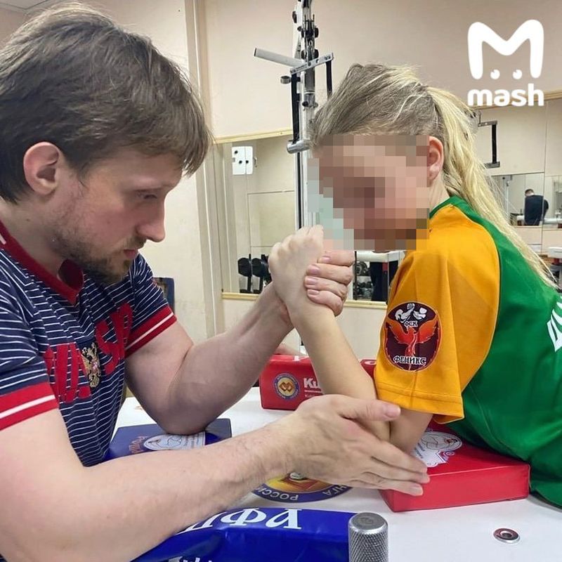 Знаменитого армрестлера Константина Рабиновича обвинили в домогательствах к воспитанницам секции