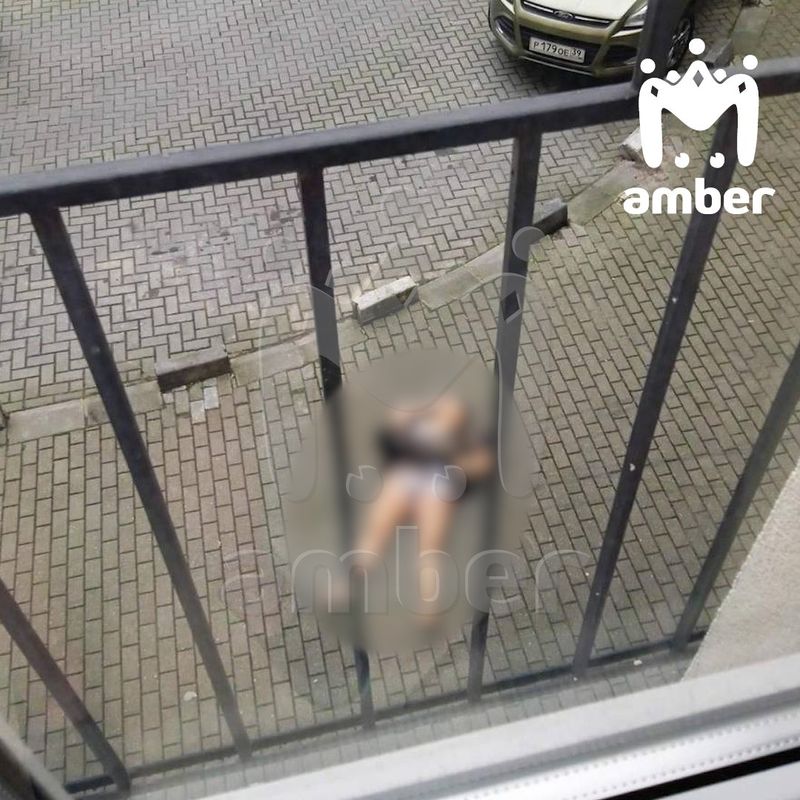 В Калининграде на улице Горького с пятого этажа упала женщина