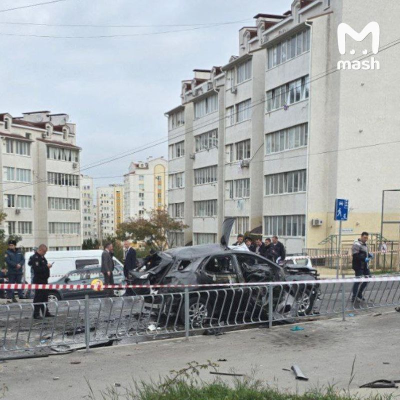 Mash: машину начальника штаба ЧФ в Севастополе подорвали из-за границы