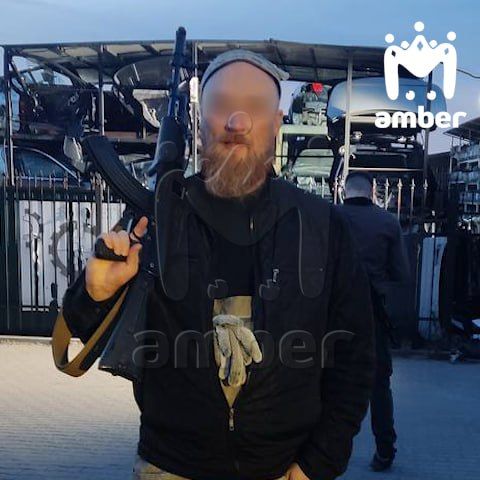 Парня, которого нашли в ванной с перерезанным горлом, убили из-за коллекционных монет