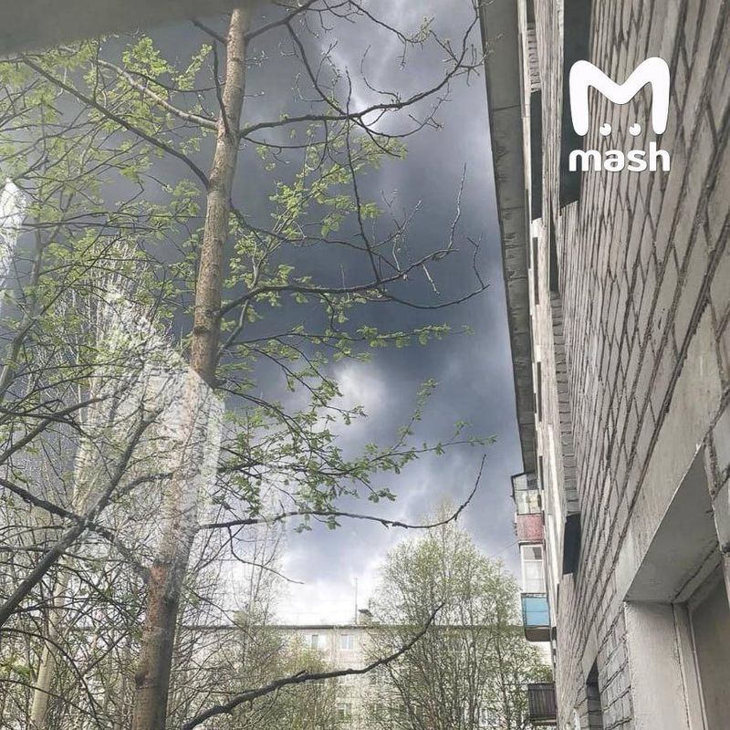 https://static.mash.ru/unsafe/rs:fit:800:800/czM6Ly9tYXNoL2ltYWdlLzIwMjUtMDYtMDIvMGQyY2JhOTAtM2RkMi00ZDExLWFhNTItNGM3MGE4OWQ3ZDg3LmpwZWc