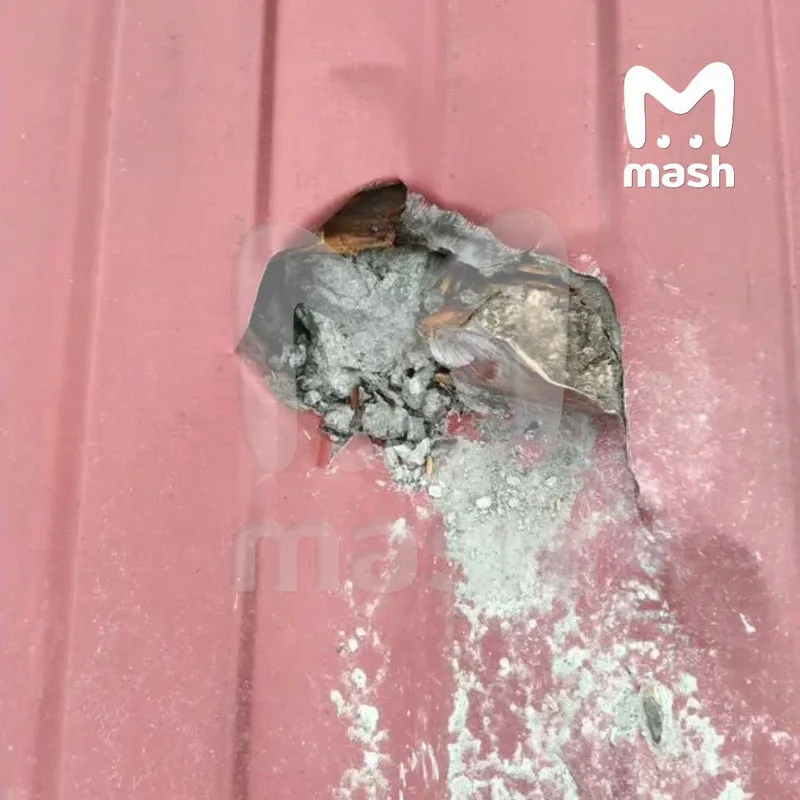 Метеорит, пролетевший над Москвой и соседними регионами, пробил крышу дома в Ярославской области