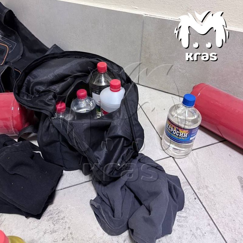 Никто не общался и дразнили "хиккой": что известно о школьнице, устроившей поджог в Красноярске