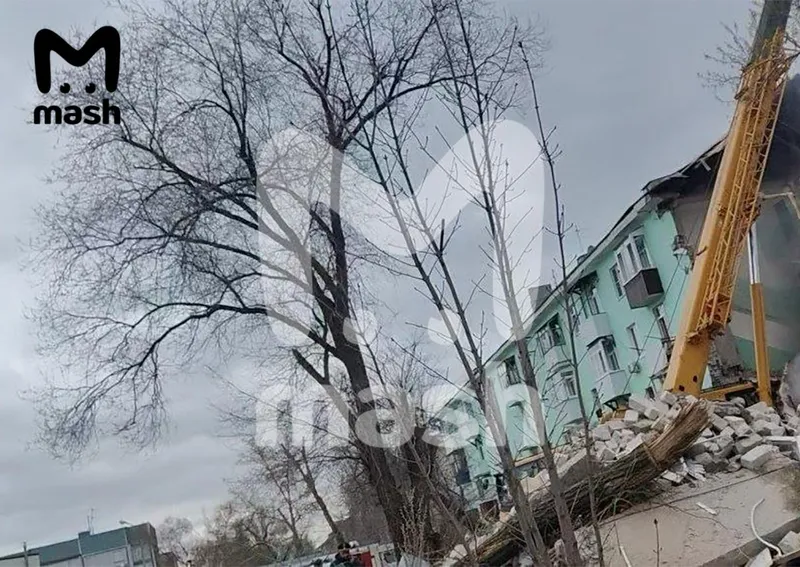 В Сызрани обрушился подъезд жилого дома: последние новости