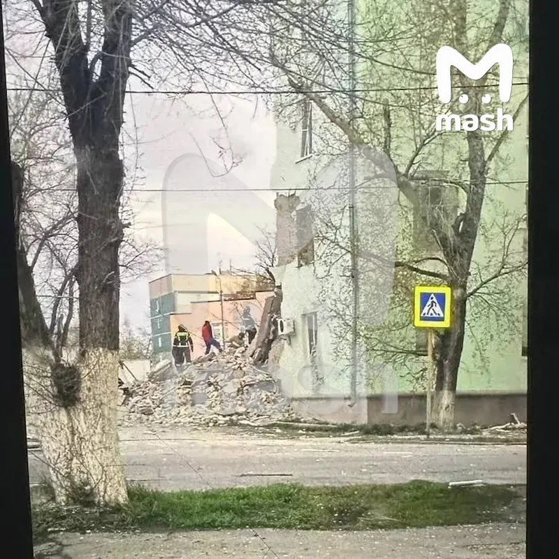 В Сызрани обрушился подъезд жилого дома: последние новости